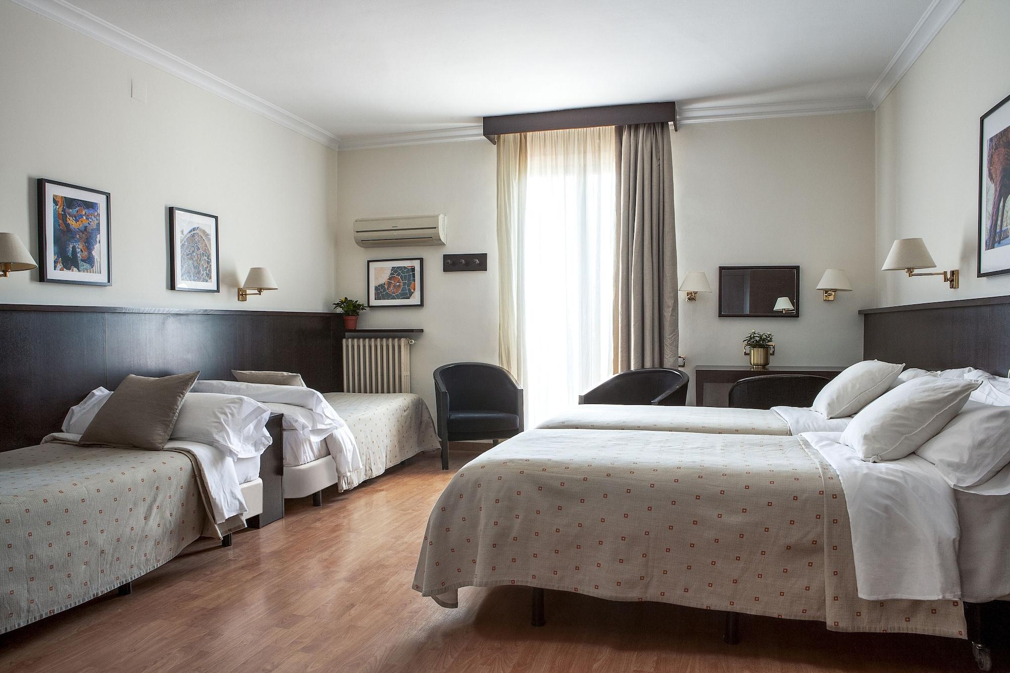 Gaudi Hotel Barcellona Esterno foto